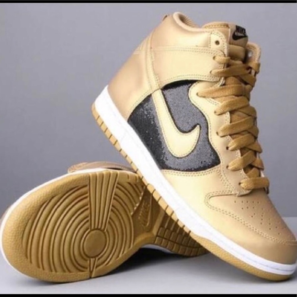 Nike Dunks size 8
